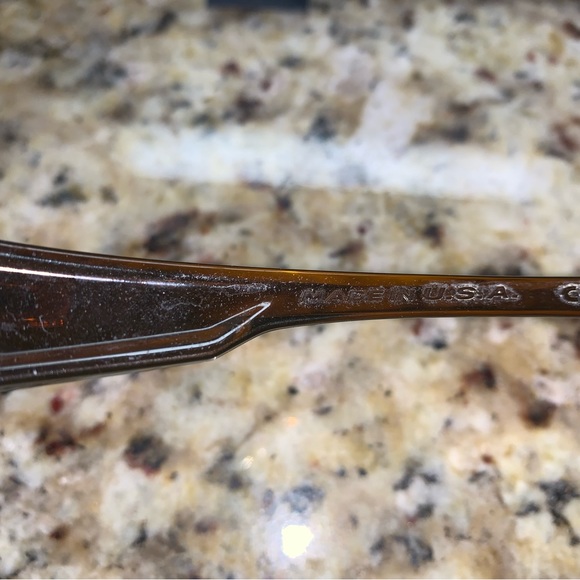 Women’s Oakley sunglasses - Picture 2 of 5